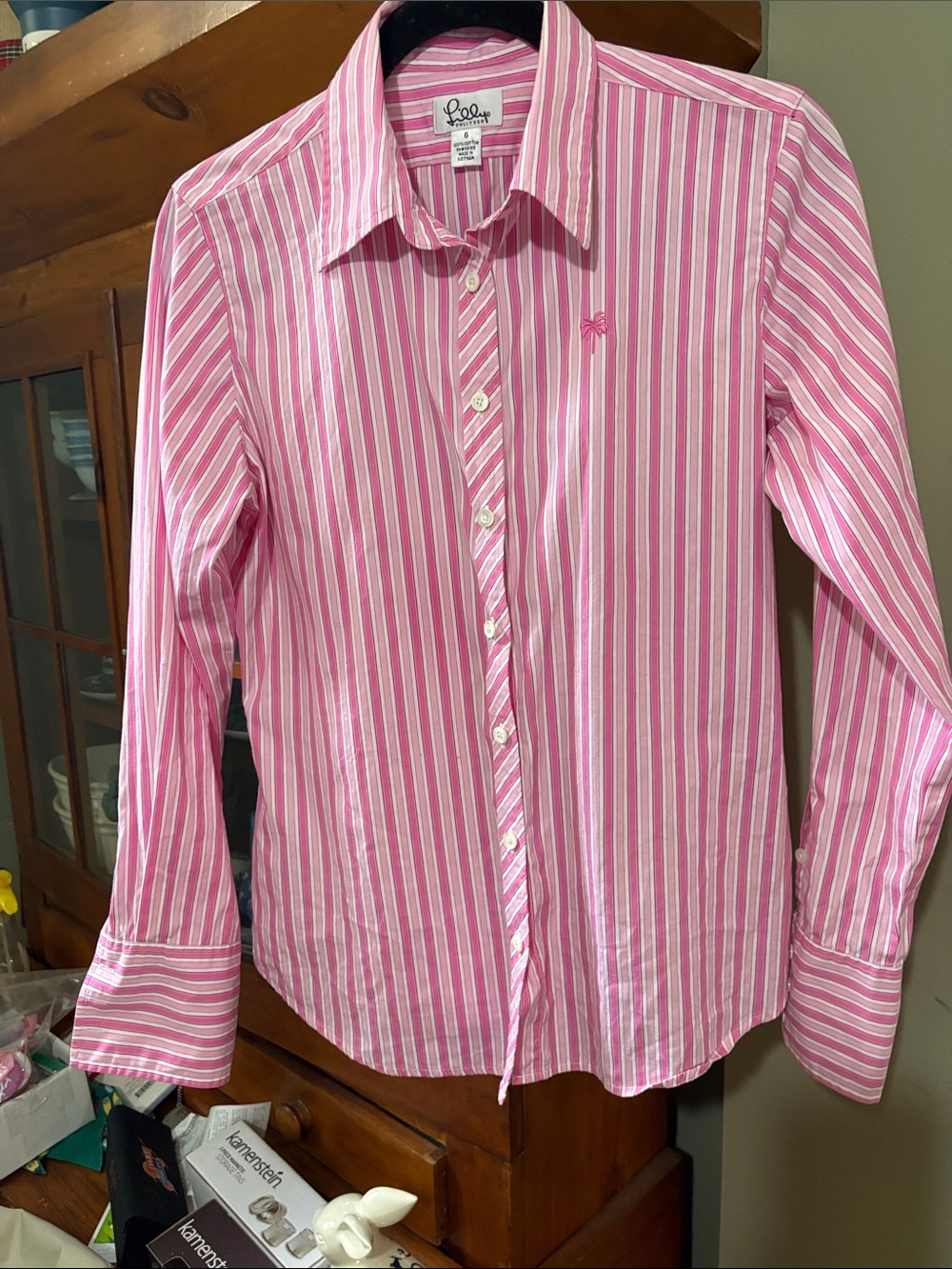 LADIES LILLY PULITZER PINK AND WHITE BLOUSE